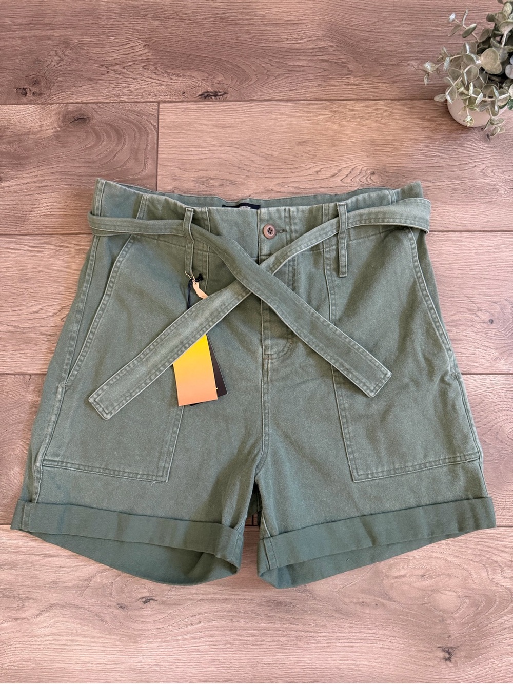 NWT LE SUPERBE High-Rise Olive Utility Shorts with Tie Belt - Women - Size 10